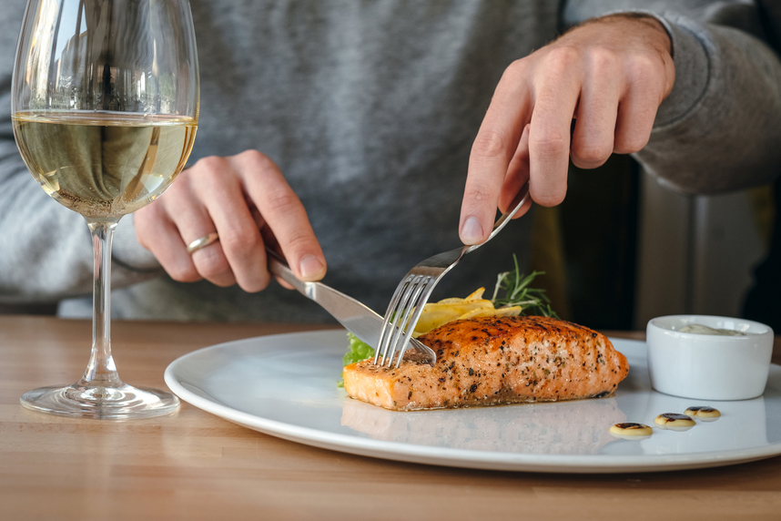 Wines to pair with salmon: the best reds and whites for every recipe